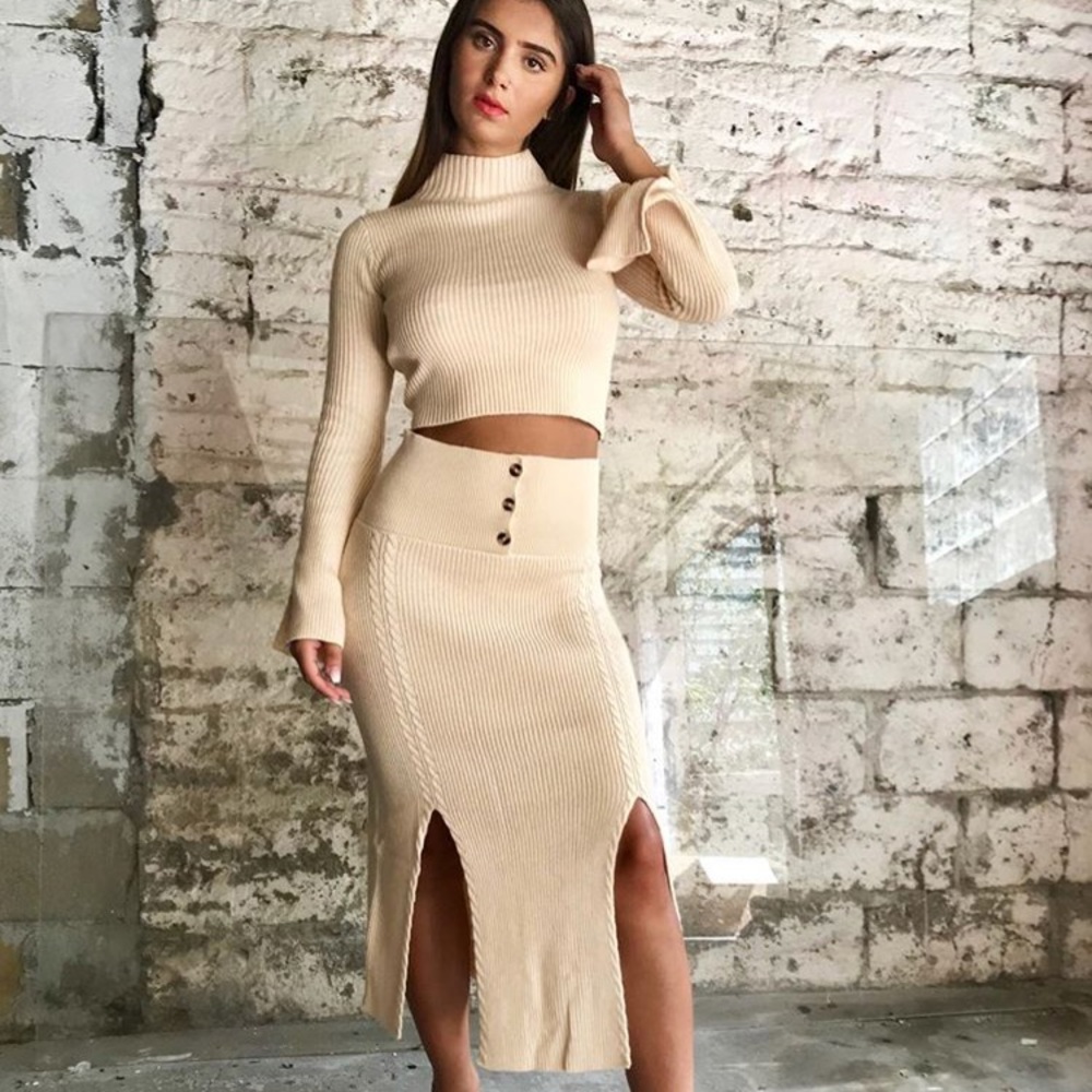 BOUTIQUE Sweater and skirt set 🍁🍂